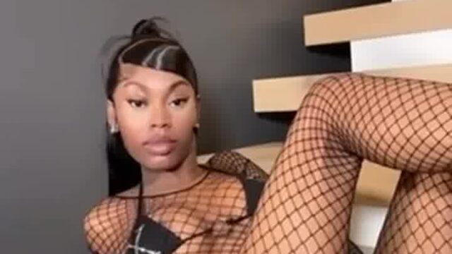 Asian Doll Rubbing Pussy – Onlyfans