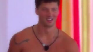 Rob Love Island  Video Hot Trending